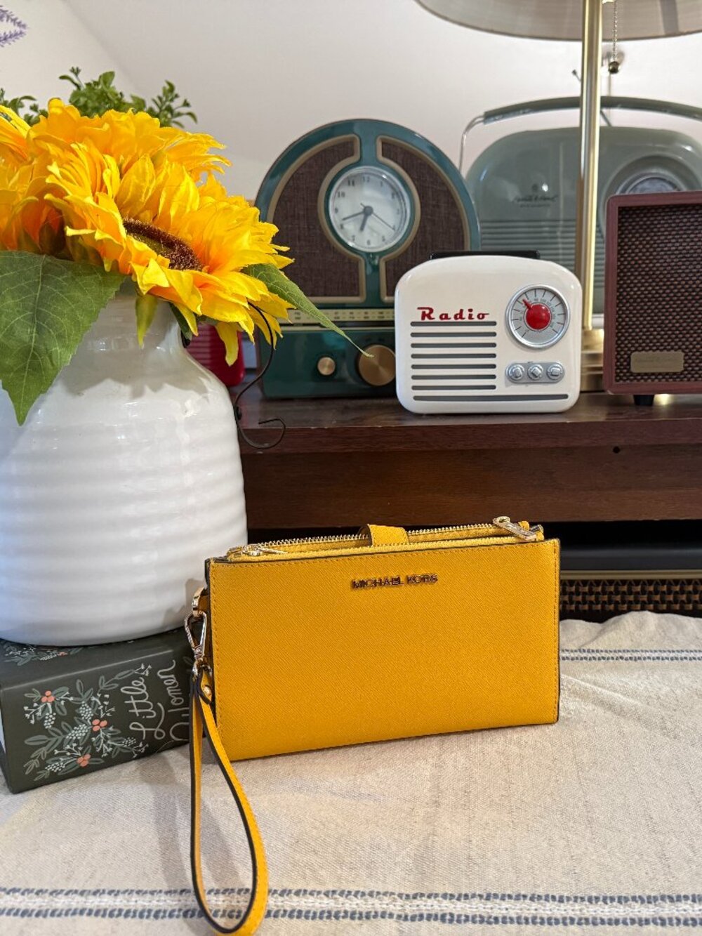 LN Michael Kors Jet Set Saffiano Leather Wristlet Wallet Clutch |Marigold Yellow - Picture 1 of 7